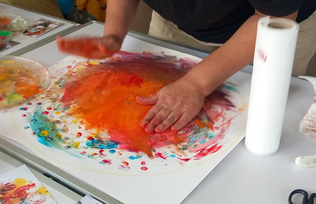 mandala fait avec les mains